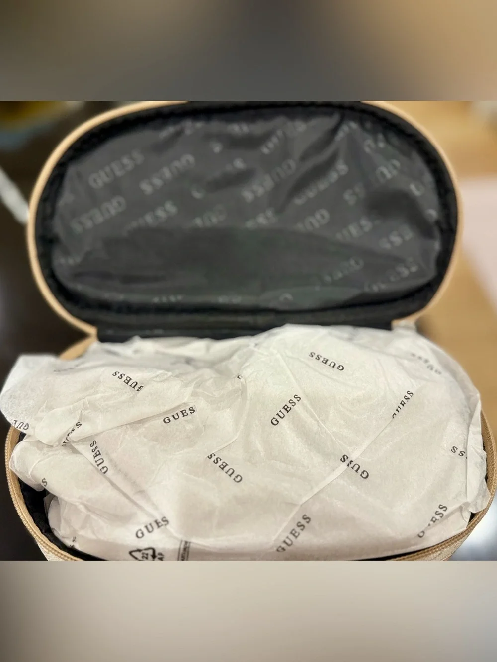 NWT Guess Makeup Train Case Cosmetic Bag | White Beauty Print|Travel Vanity Case